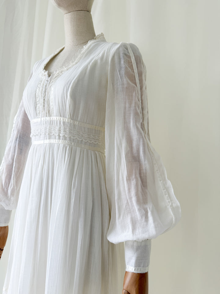 Ethereal Rare 1970s Corset Bust White Cotton Maxi Dress
