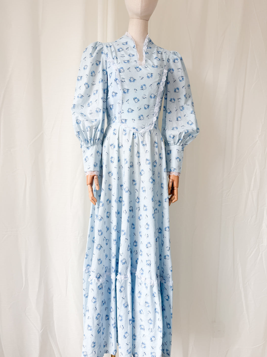 Beautiful 1970s Handmade Gunne Sax Style Cotton Prairie Maxi Dress