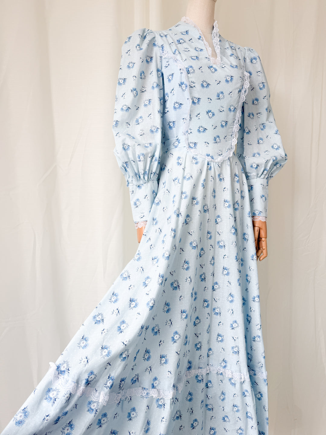 Beautiful 1970s Handmade Gunne Sax Style Cotton Prairie Maxi Dress