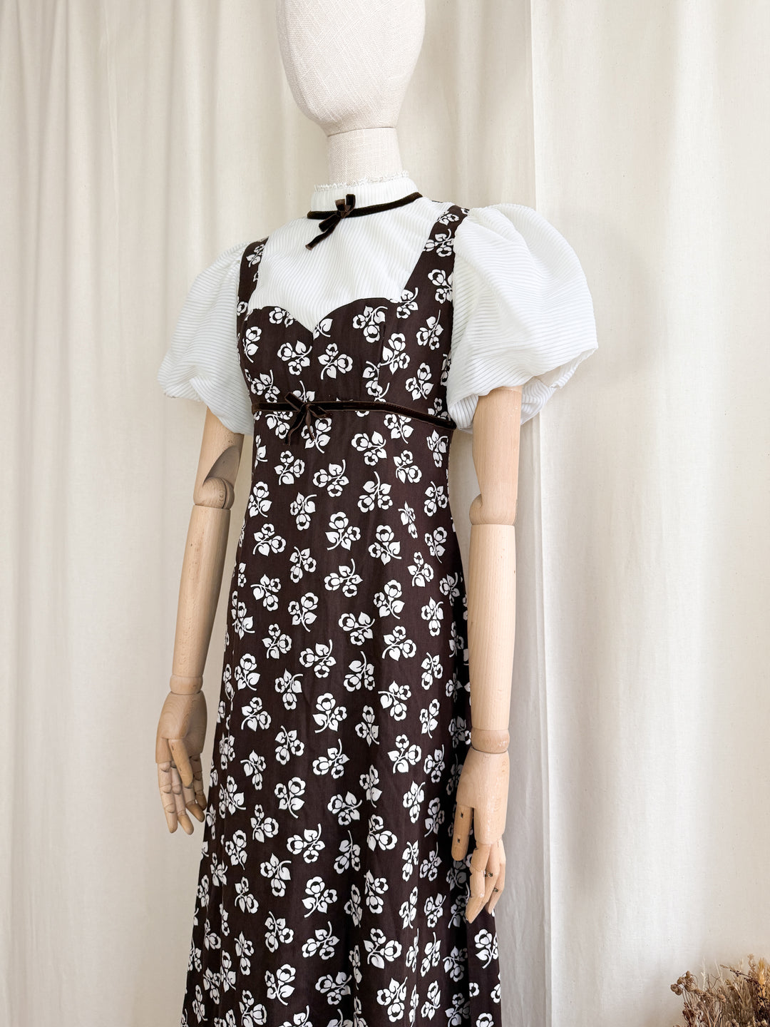 Sweet Stunning 1970s Puff Sleeve Floral Cotton Prairie Maxi Dress