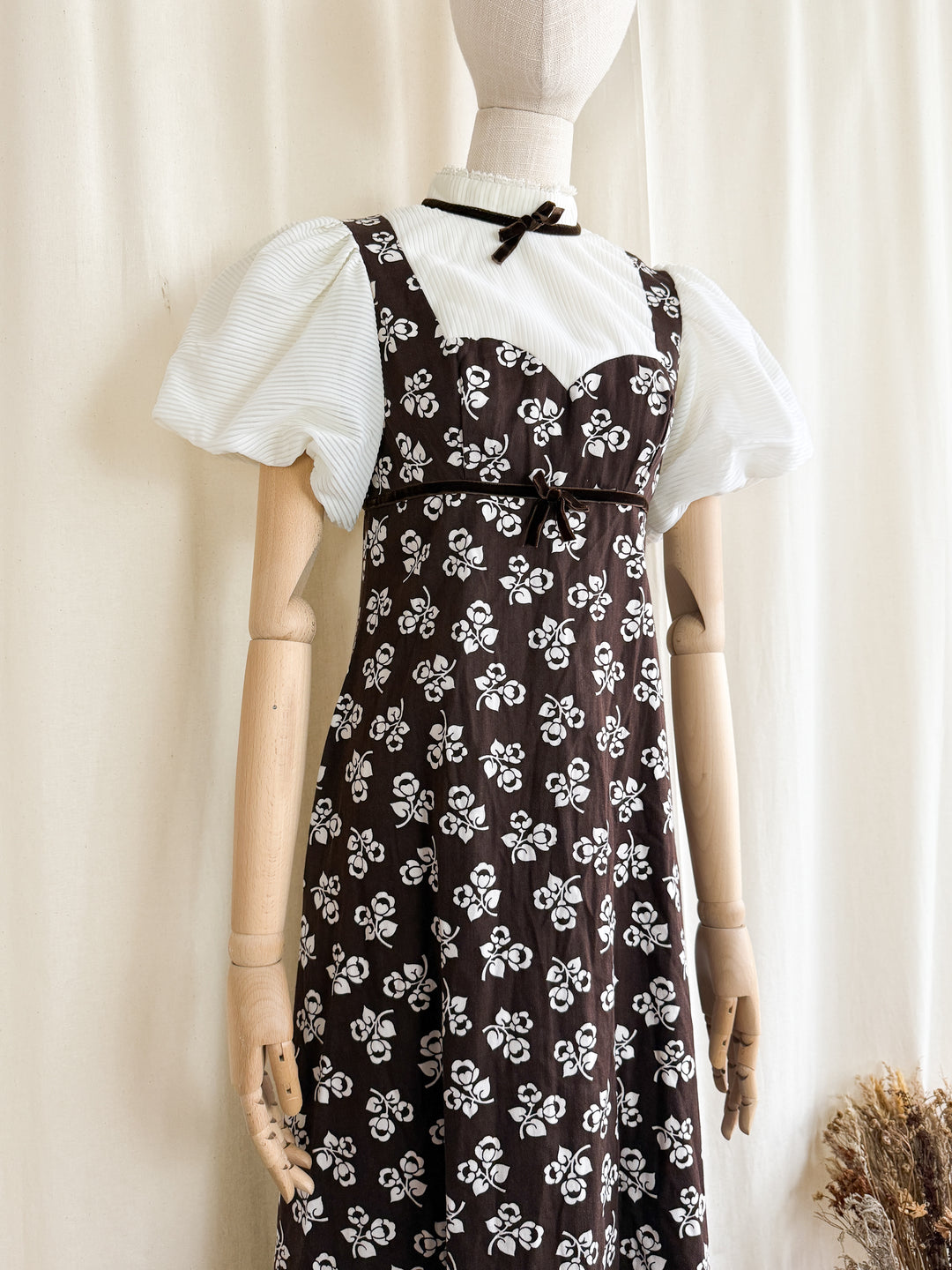 Sweet Stunning 1970s Puff Sleeve Floral Cotton Prairie Maxi Dress