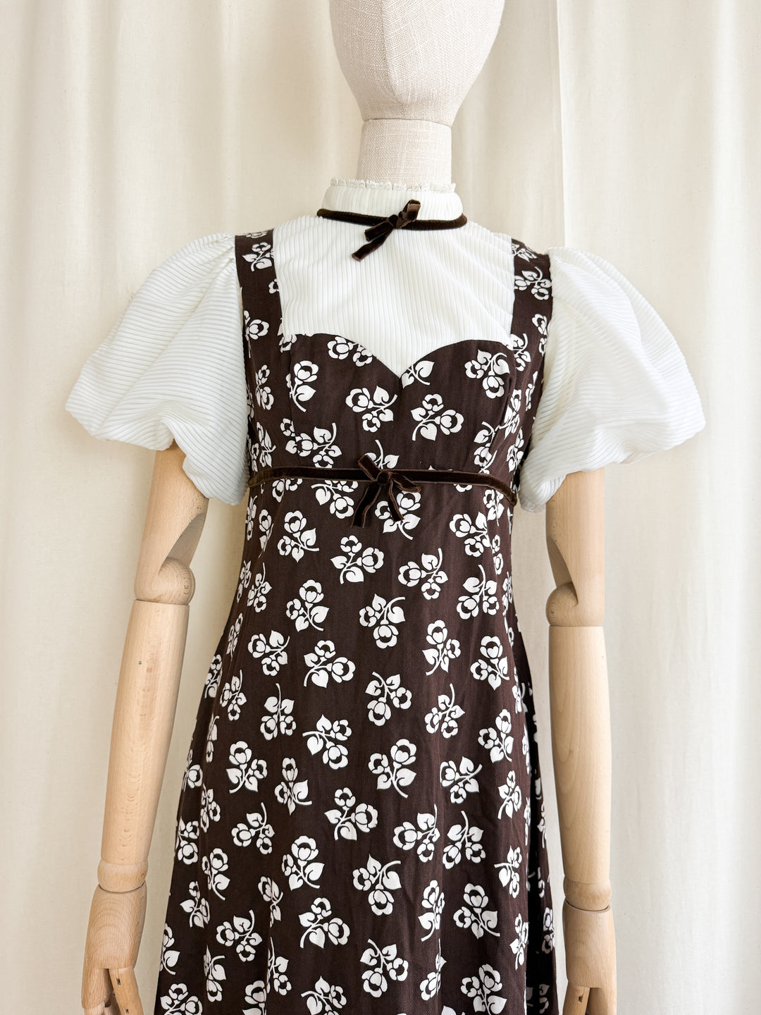 Sweet Stunning 1970s Puff Sleeve Floral Cotton Prairie Maxi Dress