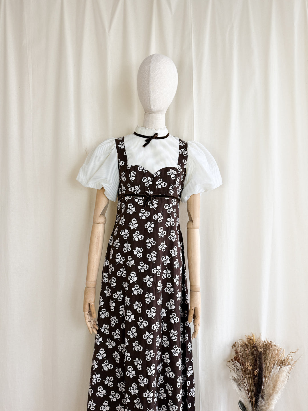 Sweet Stunning 1970s Puff Sleeve Floral Cotton Prairie Maxi Dress