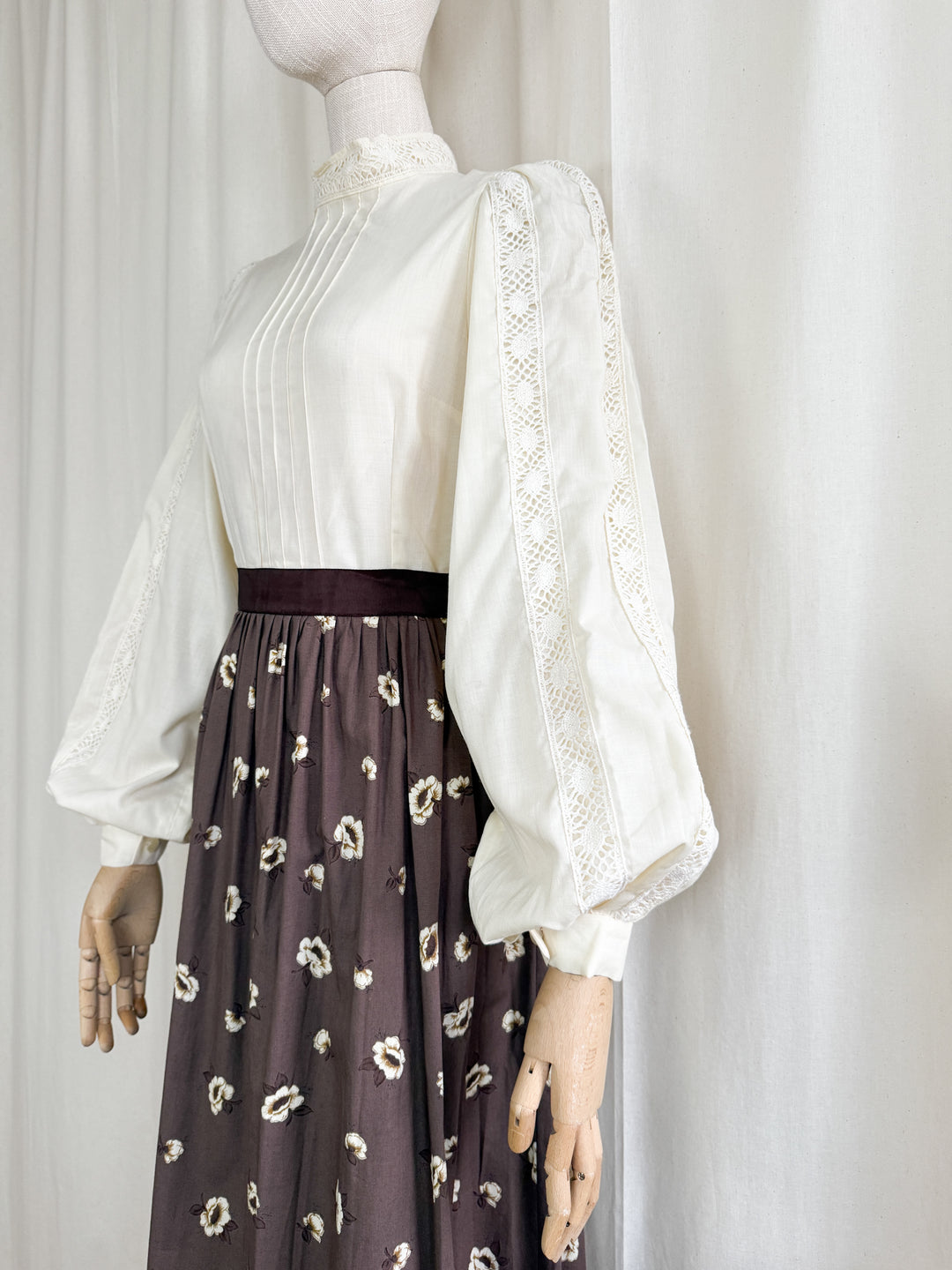 Beautiful Romantic 1970s Soft Cotton Floral Prairie Maxi Dress