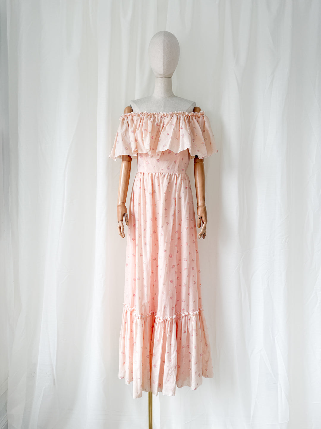 Beautiful 1970s Peach Cotton Off Shoulder Maxi Dress