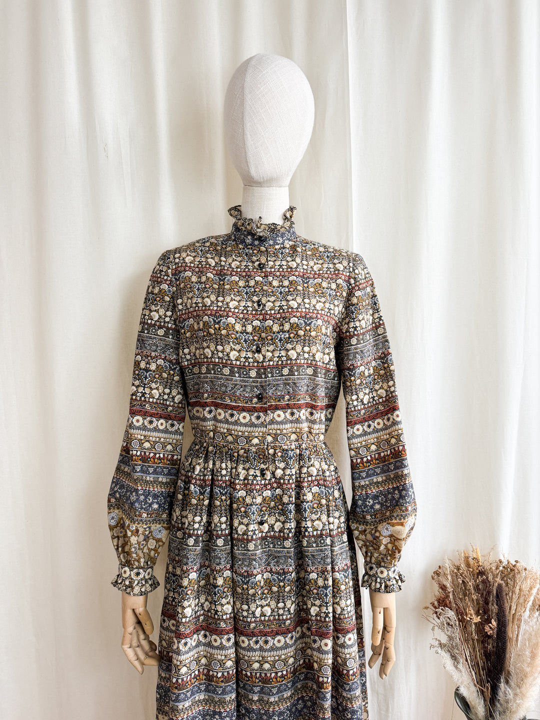 Insane 1970s Jaeger Wool Midi Dress