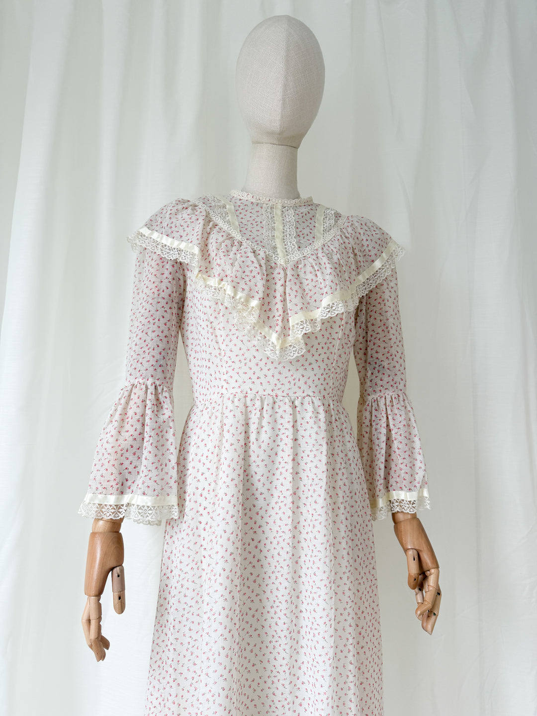 Stunning Romantic 1970s Floral Soft Cotton Lace Trimmed Maxi Dress