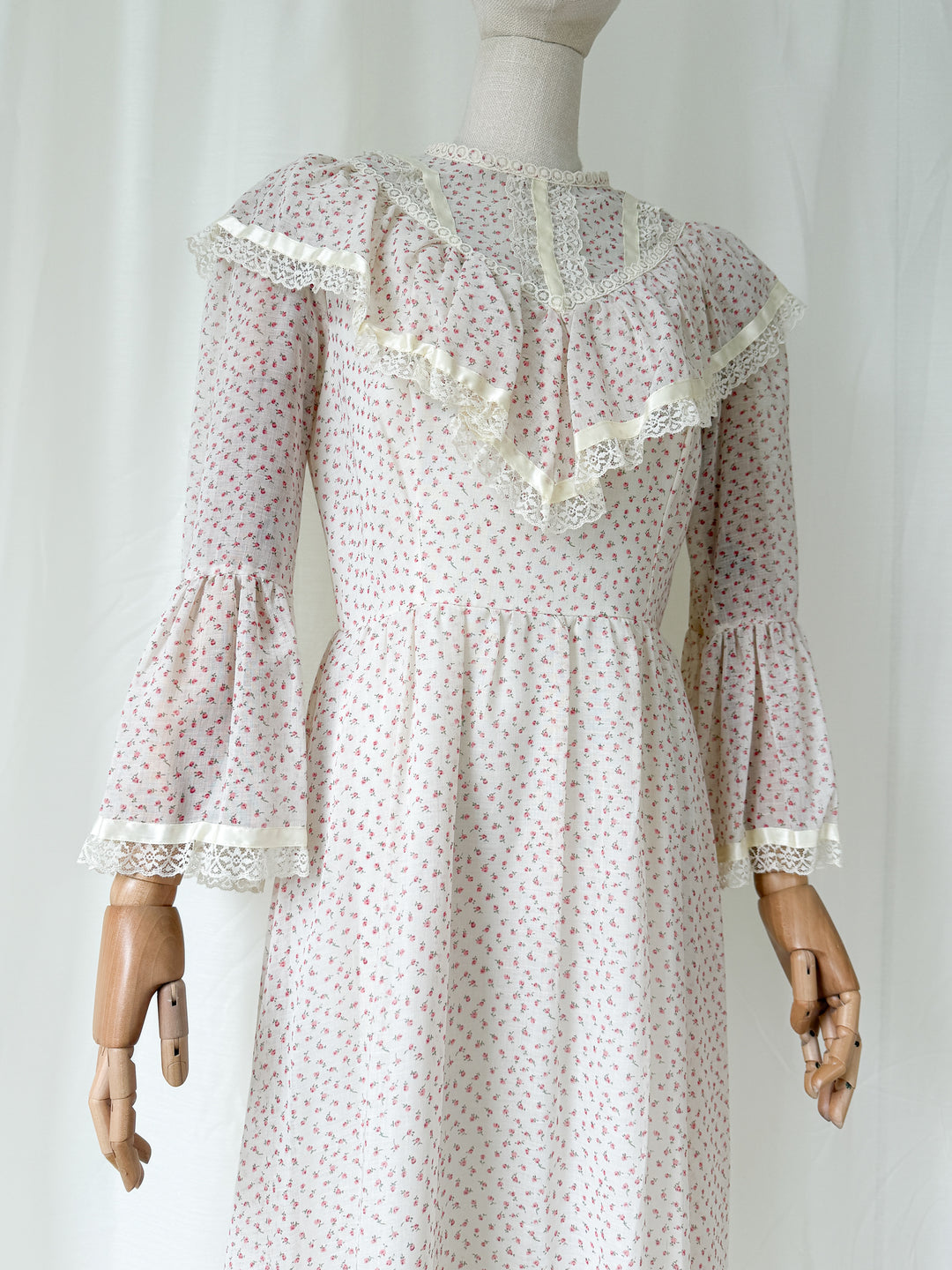 Stunning Romantic 1970s Floral Soft Cotton Lace Trimmed Maxi Dress