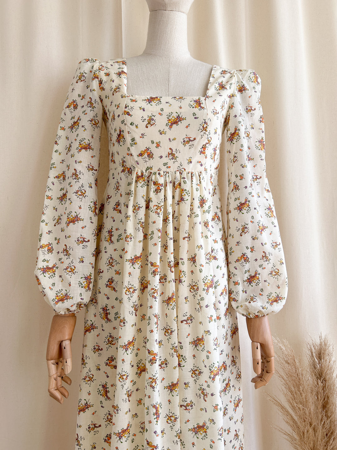 Gorgeous Novelty Print Handmade 1970s Cotton Prairie Dress