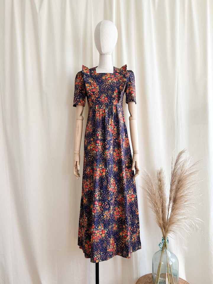 Beautiful Vibrant Scattered Floral 1970s Cotton Prairie Dress