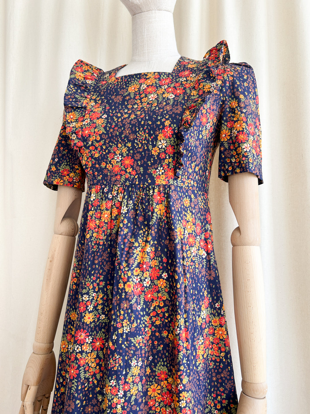 Beautiful Vibrant Scattered Floral 1970s Cotton Prairie Dress