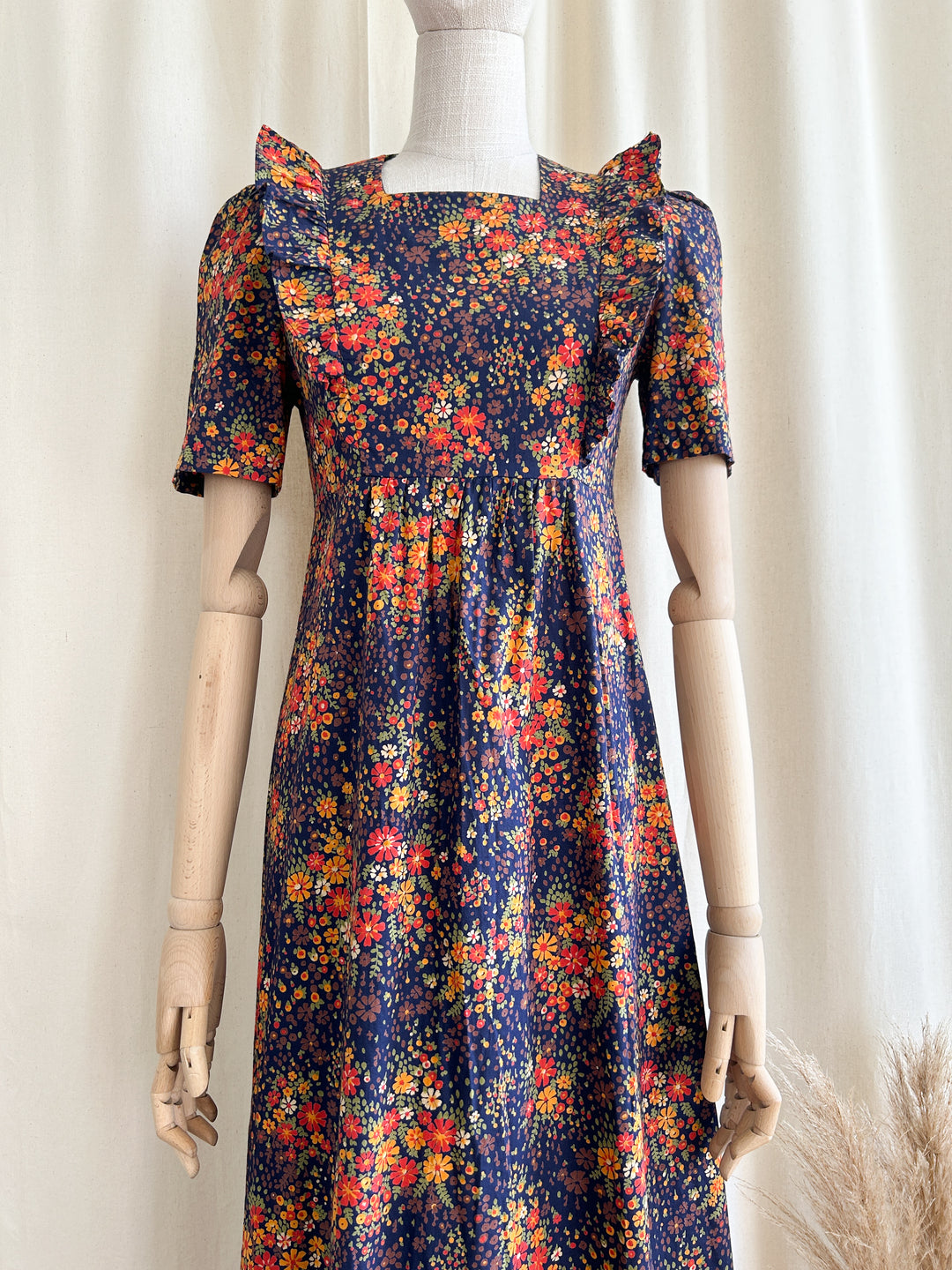 Beautiful Vibrant Scattered Floral 1970s Cotton Prairie Dress