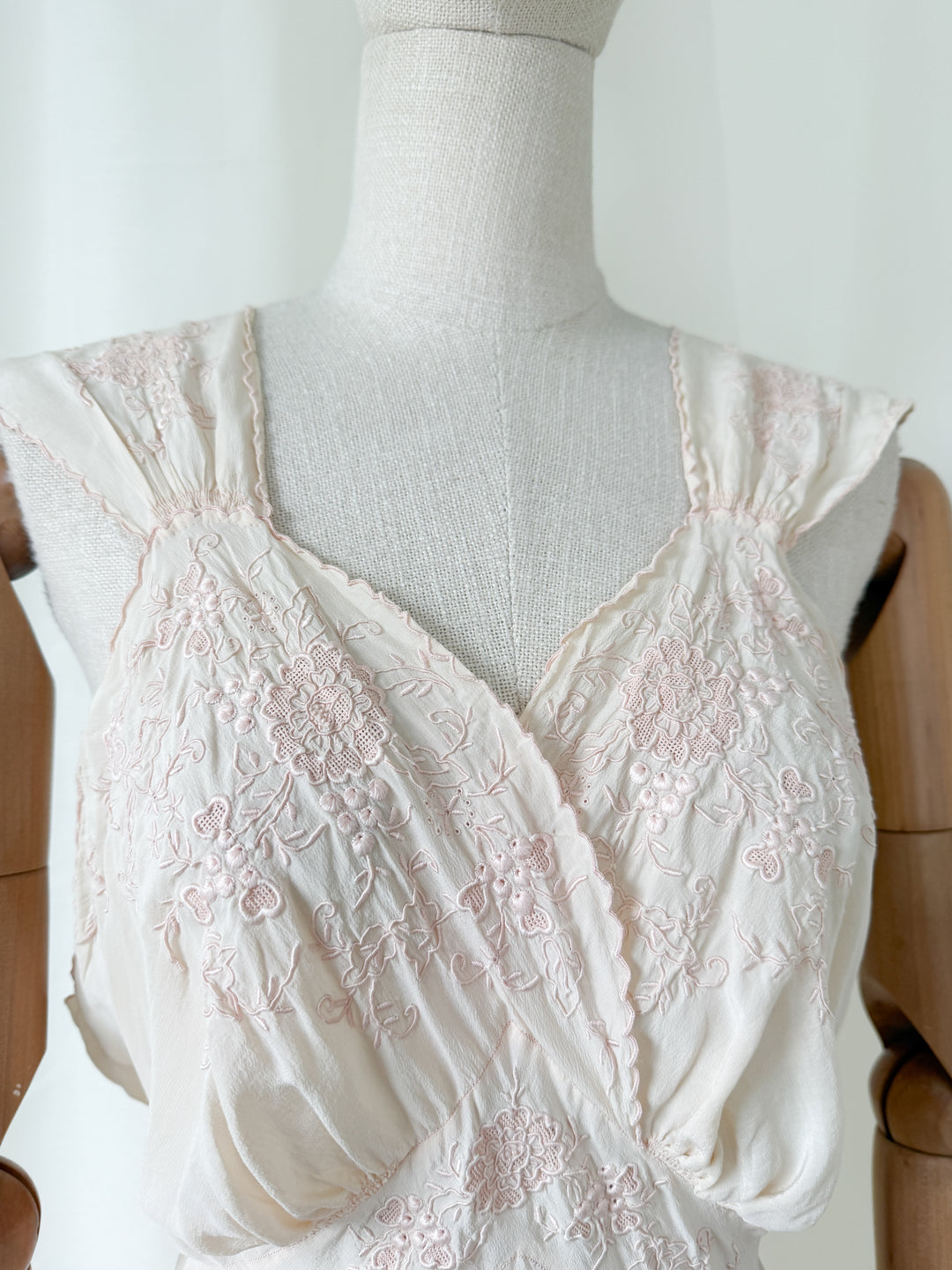 Beautiful Rare 1930s Soft Pink Embroidered Silk Nightgown Slip Dress