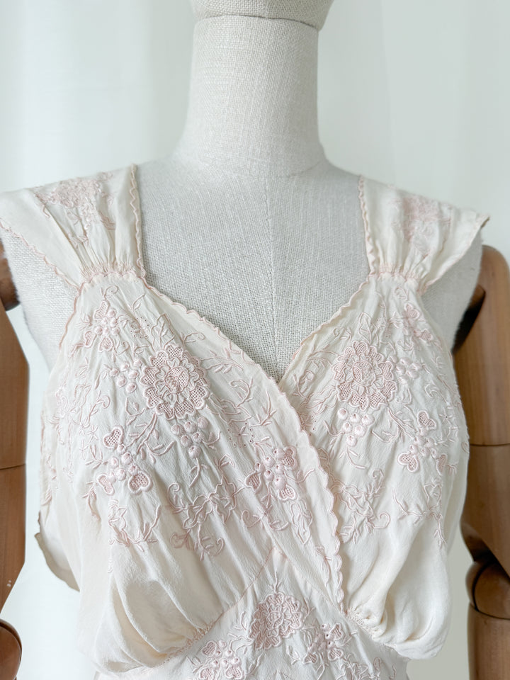 Beautiful Rare 1930s Soft Pink Embroidered Silk Nightgown Slip Dress