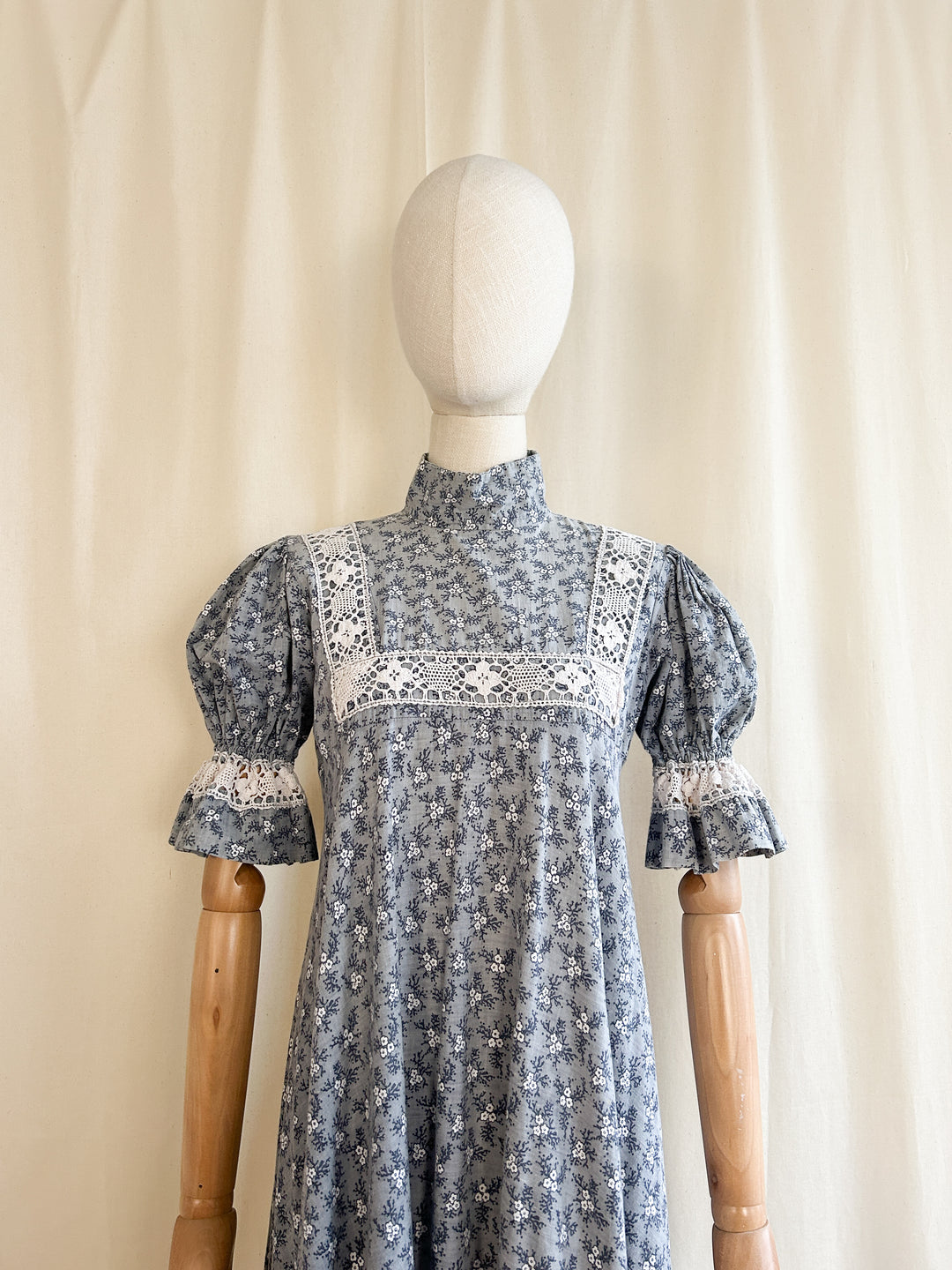 Preciously Rare Early 70s Laura Ashley Cotton Prairie Dress