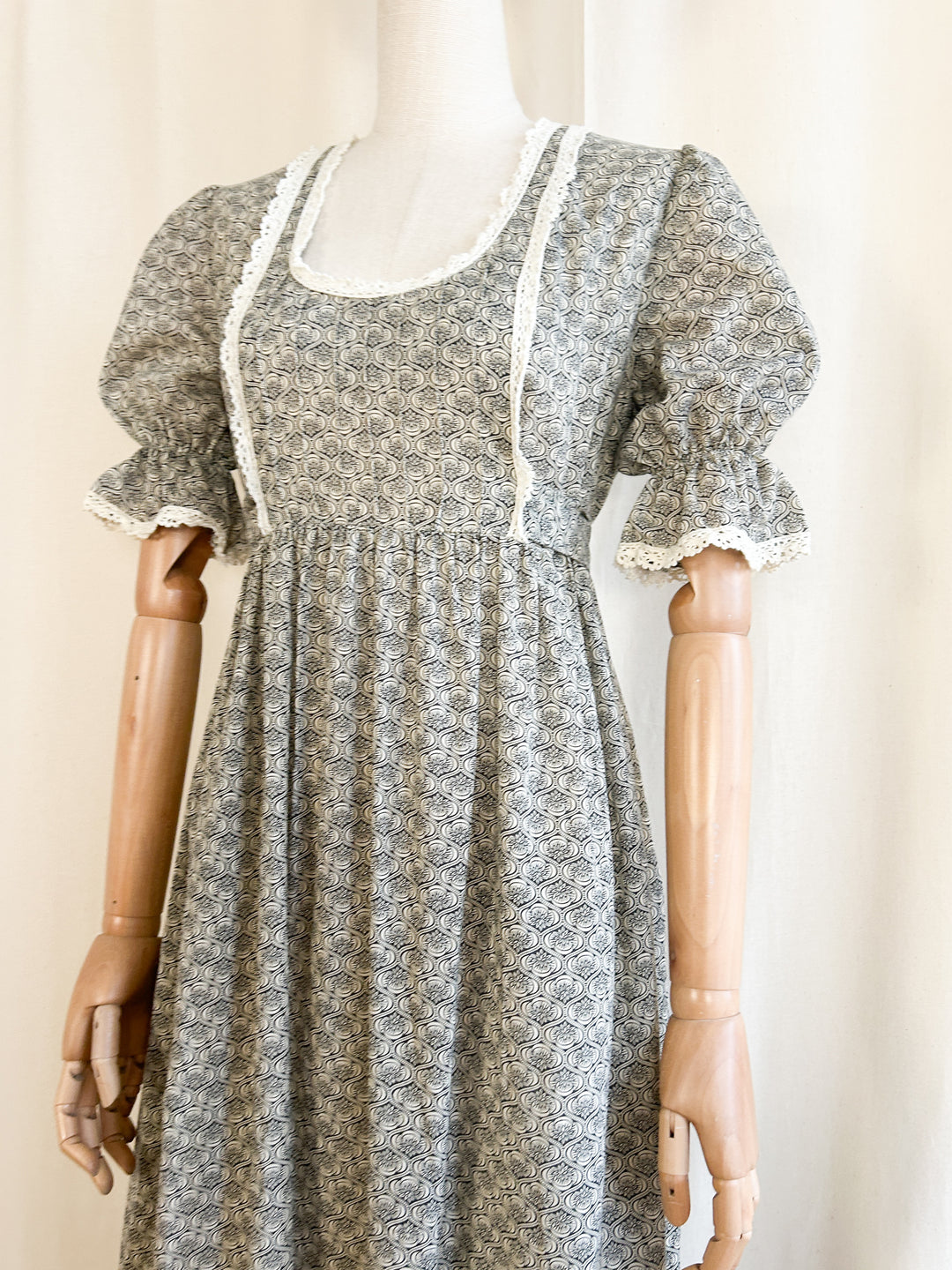 Stunning Rare 70s Romantic Cotton Prairie Dress