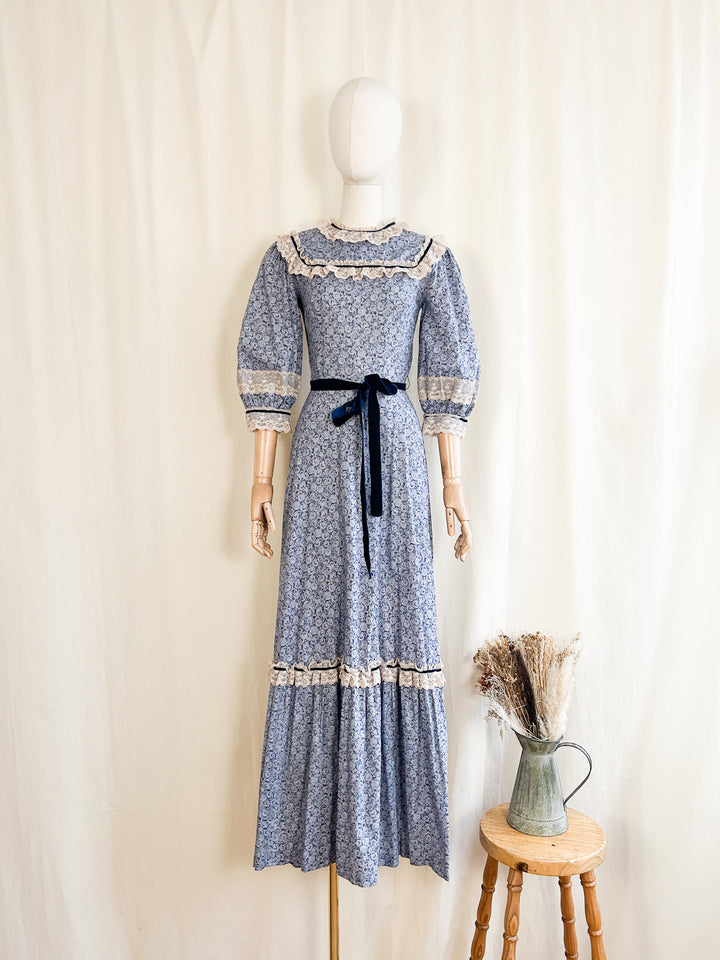 Breathtaking Rare 70s Cotton Lace Trimmed Dream Dress