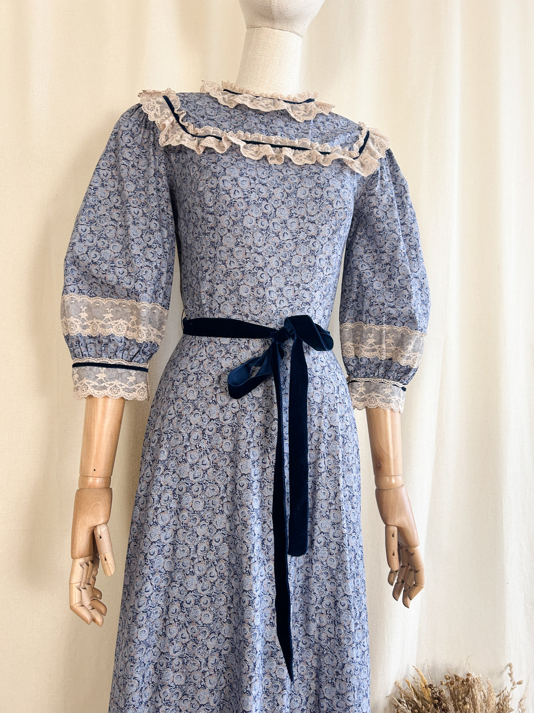 Breathtaking Rare 70s Cotton Lace Trimmed Dream Dress