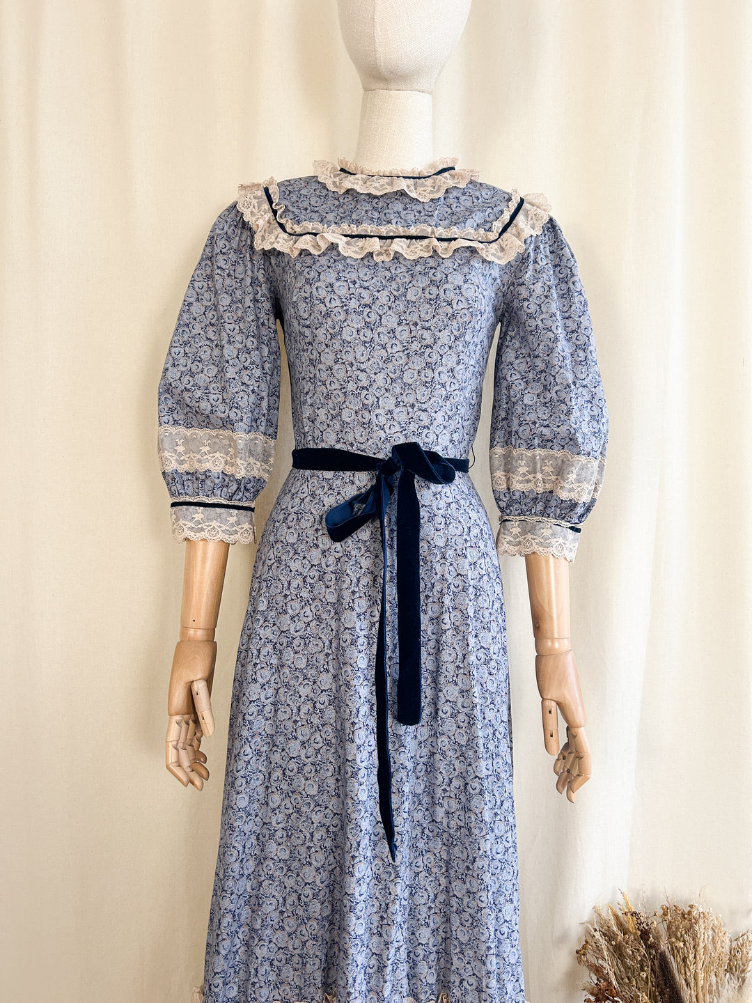 Breathtaking Rare 70s Cotton Lace Trimmed Dream Dress