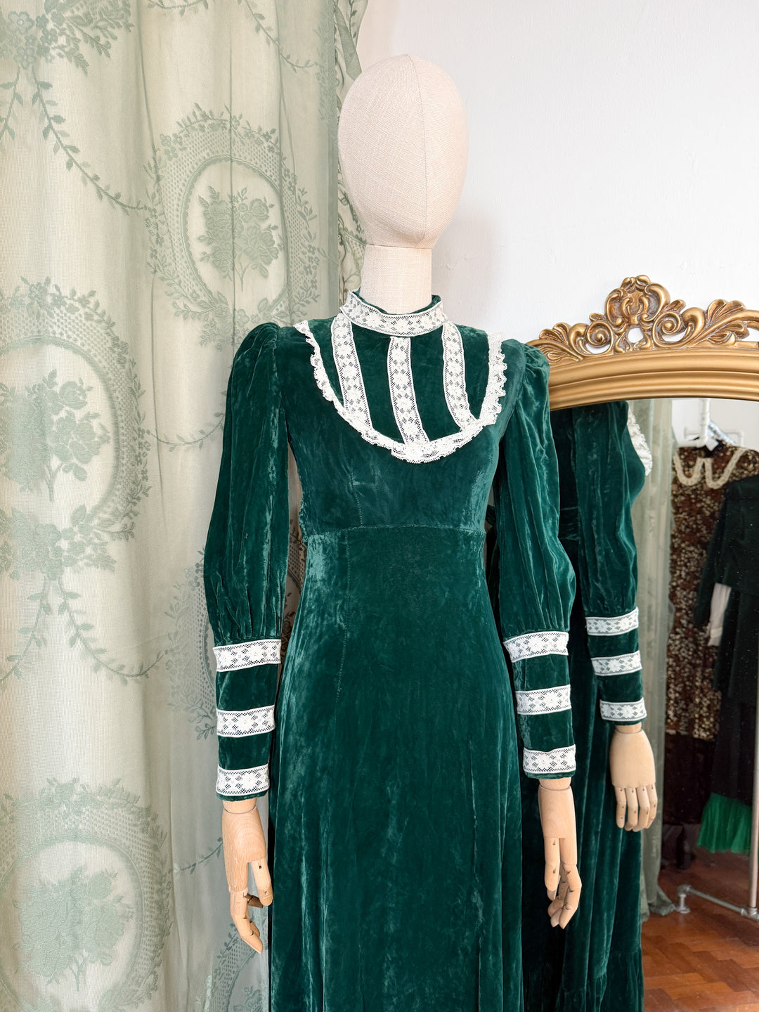 ASHFERN ~ INCREDIBLE RARE EARLY 1970S GREEN VELVET MAXI DRESS