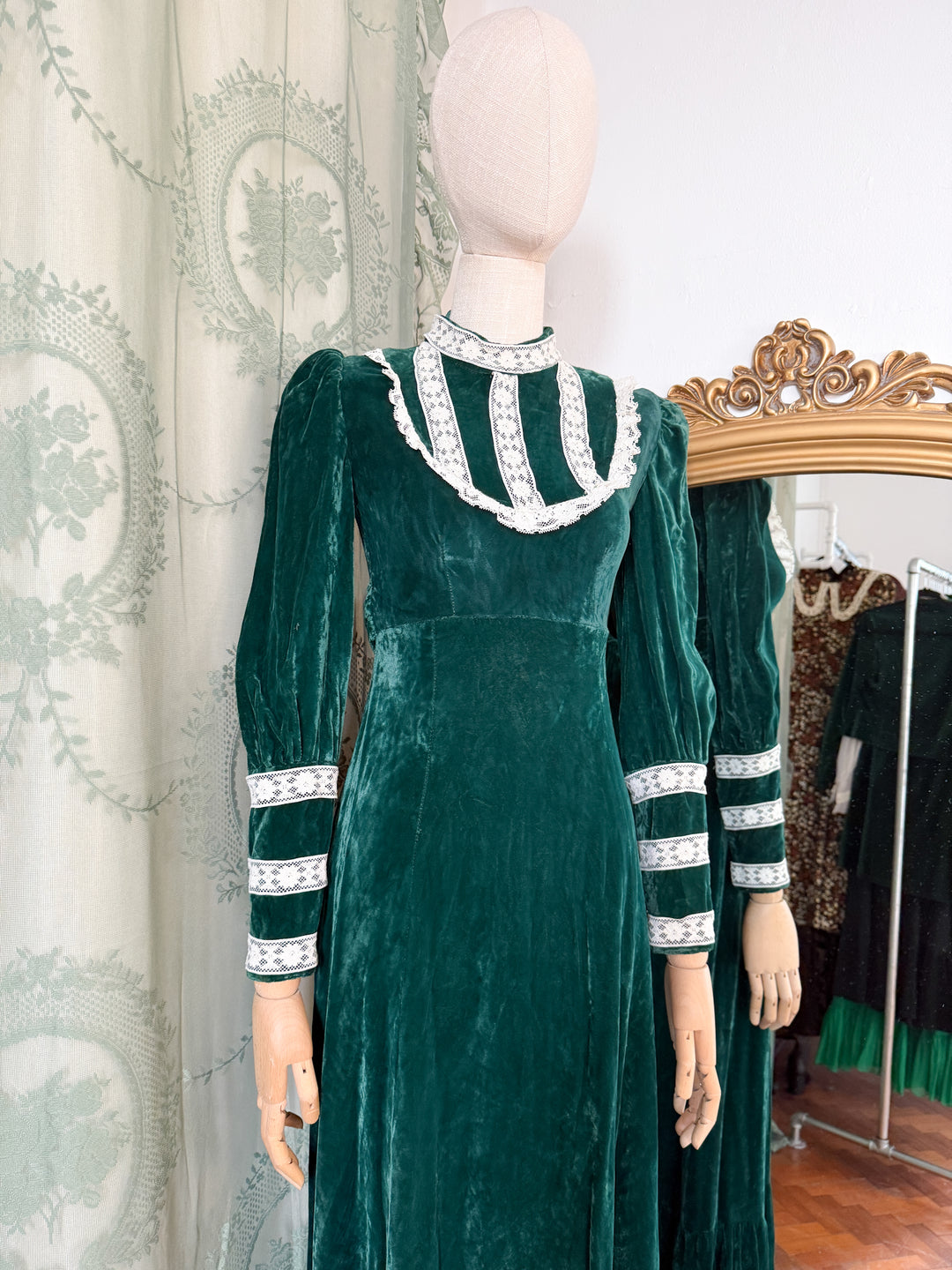 ASHFERN ~ INCREDIBLE RARE EARLY 1970S GREEN VELVET MAXI DRESS