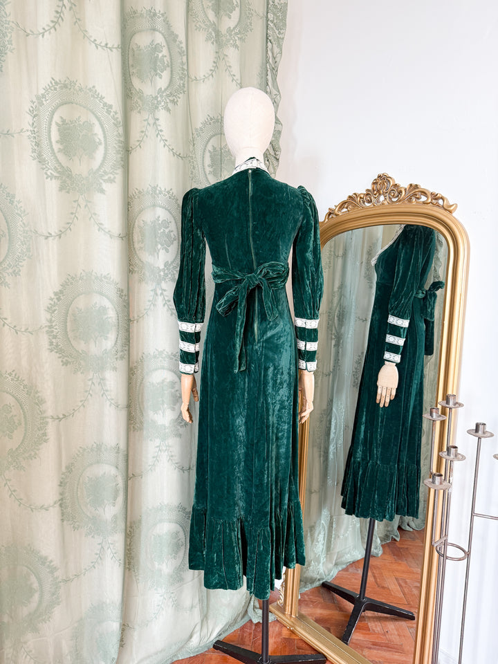 ASHFERN ~ INCREDIBLE RARE EARLY 1970S GREEN VELVET MAXI DRESS