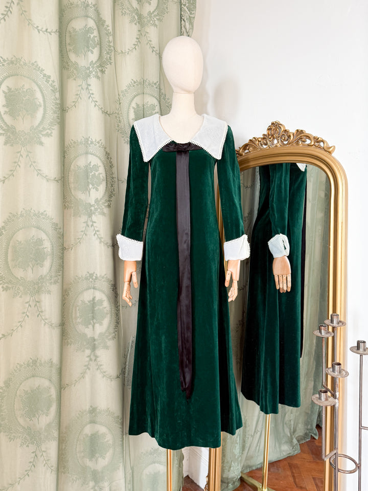 LILITH ~ PRECIOUS HOLY GRAIL RARE LATE 1960S GREEN VELVET MAXI DRESS