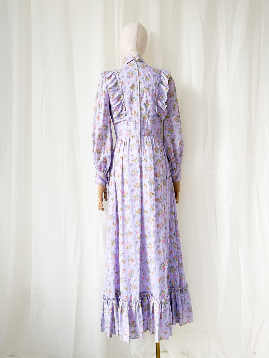 Stunning 1970s Lilac Floral Cotton Maxi Dress by Ellis