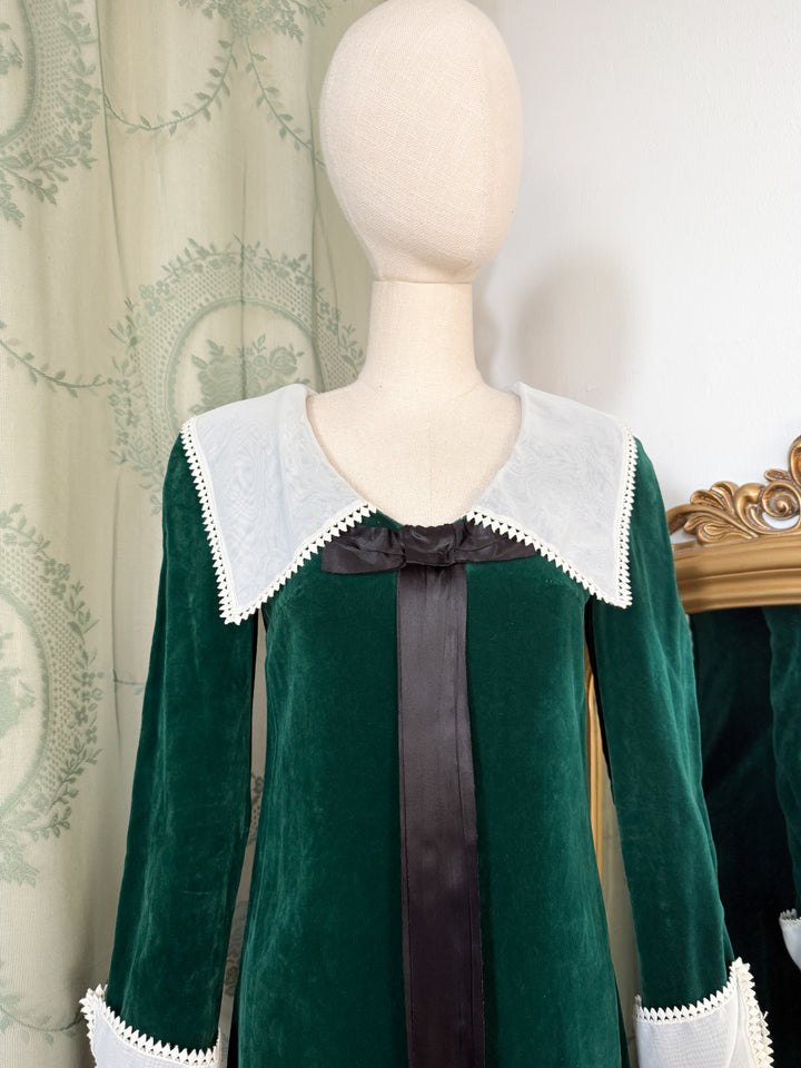 LILITH ~ PRECIOUS HOLY GRAIL RARE LATE 1960S GREEN VELVET MAXI DRESS