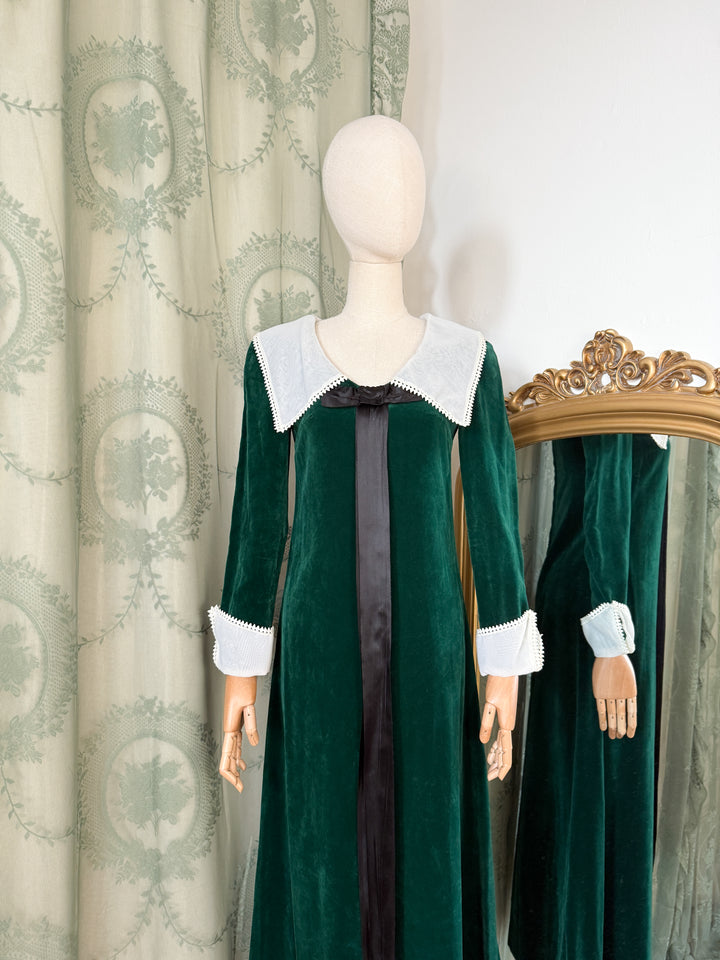 LILITH ~ PRECIOUS HOLY GRAIL RARE LATE 1960S GREEN VELVET MAXI DRESS
