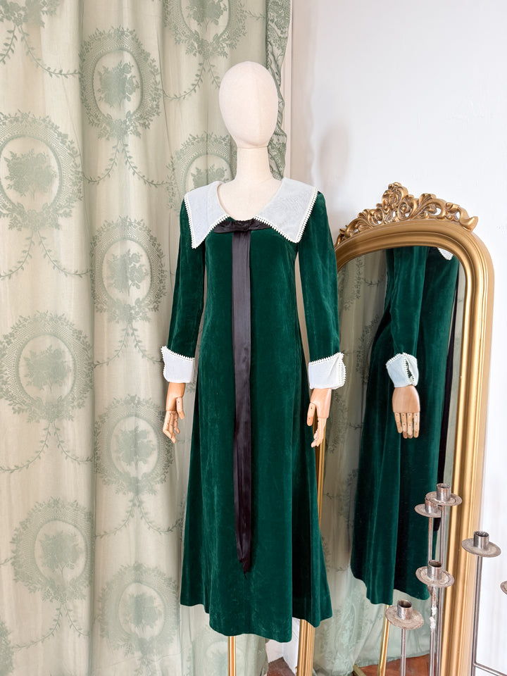 LILITH ~ PRECIOUS HOLY GRAIL RARE LATE 1960S GREEN VELVET MAXI DRESS