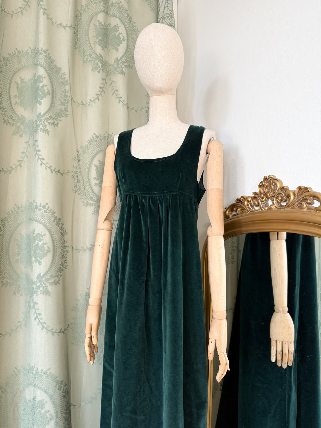 SERPENT ~ BEAUTIFUL RARE EARLY 1970S MARION DONALDSON GREEN VELVET PINAFORE