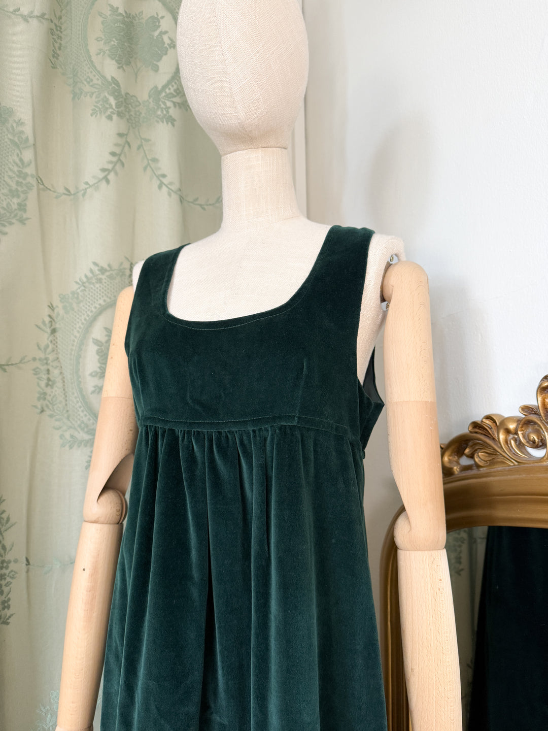 SERPENT ~ BEAUTIFUL RARE EARLY 1970S MARION DONALDSON GREEN VELVET PINAFORE