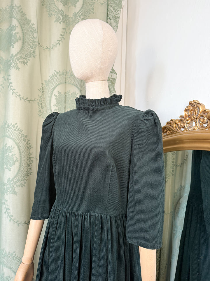 MORRIGAN ~ BEAUTIFUL 1970S COTTON CORDUROY BOTTLE GREEN MIDAXI DRESS