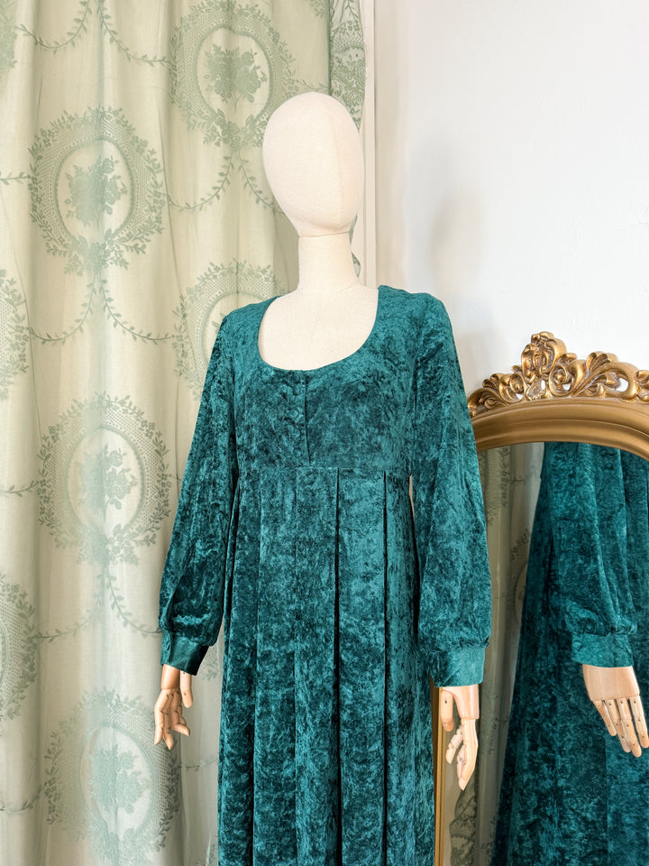 ALCHEMY ~ PRECIOUS LATE 1970S CRUSHED GREEN VELVET MIDAXI DRESS