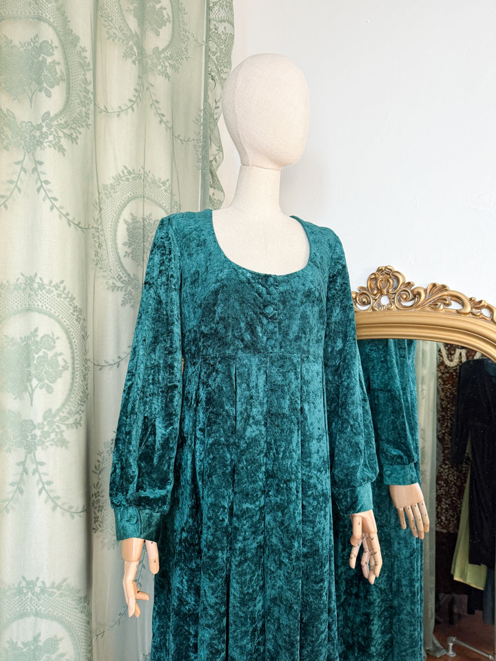 ALCHEMY ~ PRECIOUS LATE 1970S CRUSHED GREEN VELVET MIDAXI DRESS