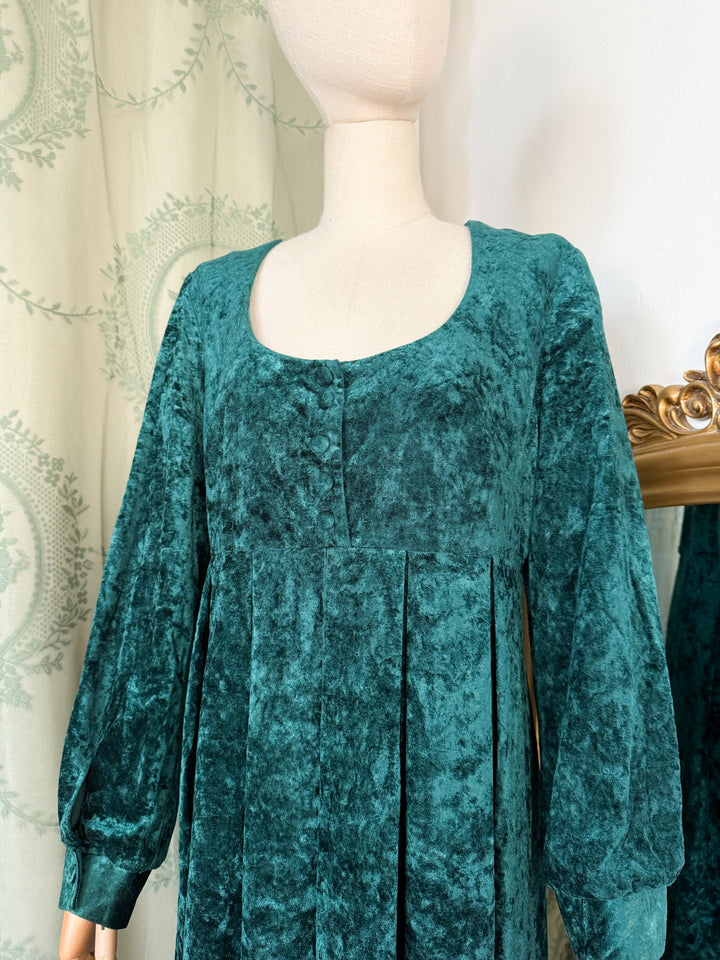 ALCHEMY ~ PRECIOUS LATE 1970S CRUSHED GREEN VELVET MIDAXI DRESS
