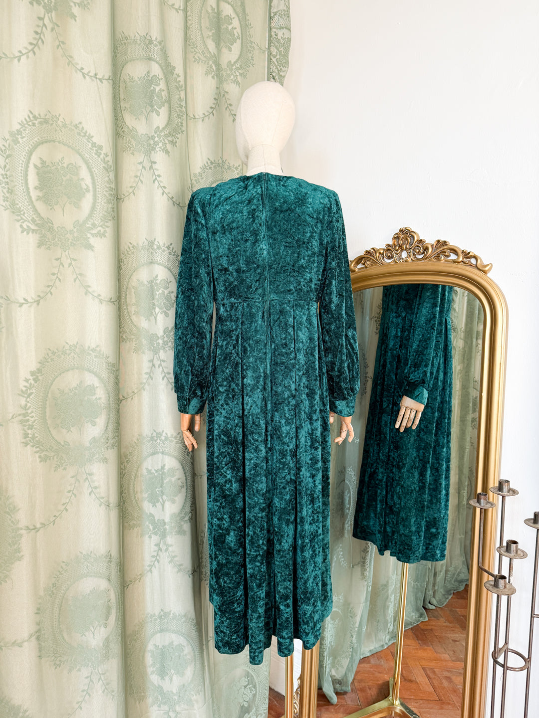 ALCHEMY ~ PRECIOUS LATE 1970S CRUSHED GREEN VELVET MIDAXI DRESS