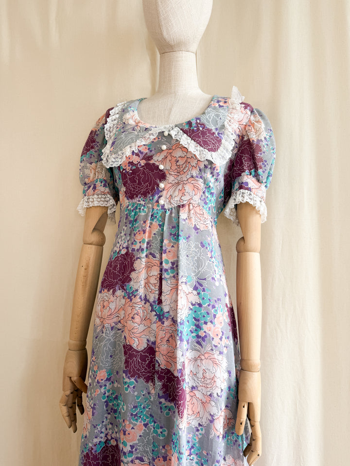 Gorgeous 70s Floral Cotton Lace Trimmed Collar Maxi Dress