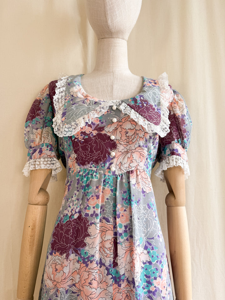 Gorgeous 70s Floral Cotton Lace Trimmed Collar Maxi Dress