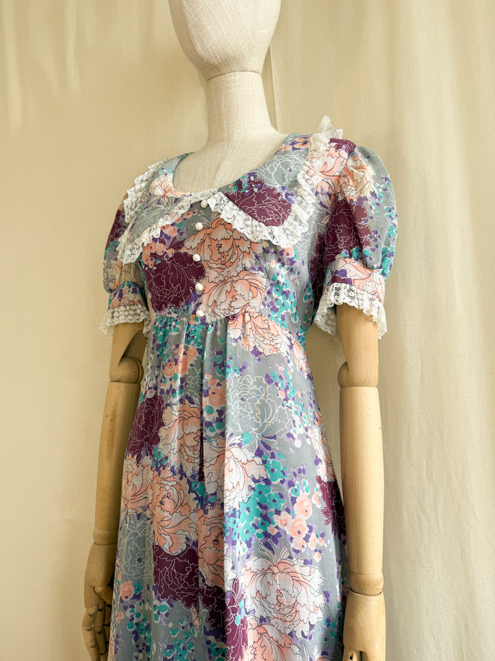 Gorgeous 70s Floral Cotton Lace Trimmed Collar Maxi Dress