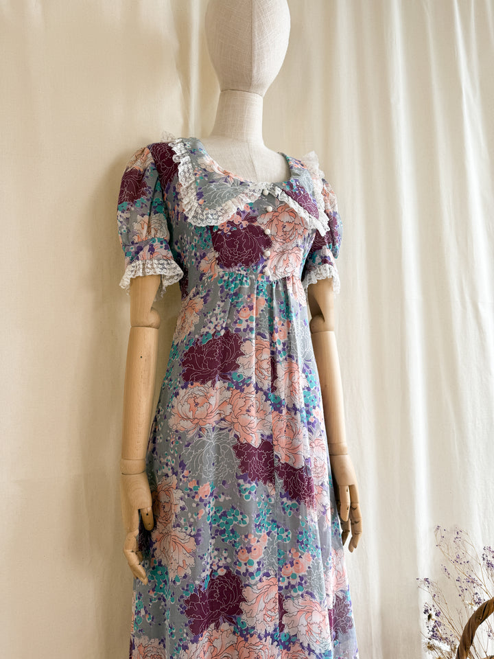 Gorgeous 70s Floral Cotton Lace Trimmed Collar Maxi Dress