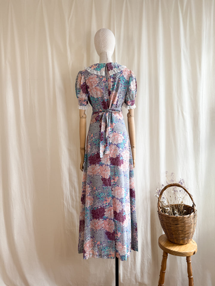 Gorgeous 70s Floral Cotton Lace Trimmed Collar Maxi Dress