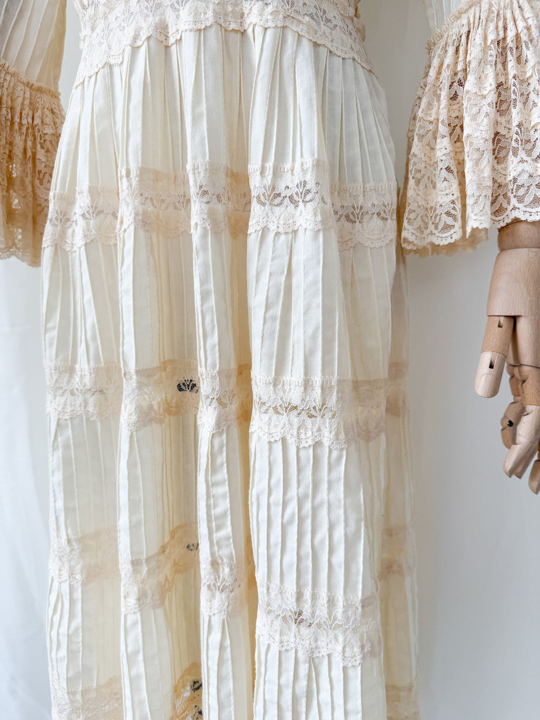 Insanely Beautiful Rare 1970s Mexican Lace Trimmed Cotton Midi Dress