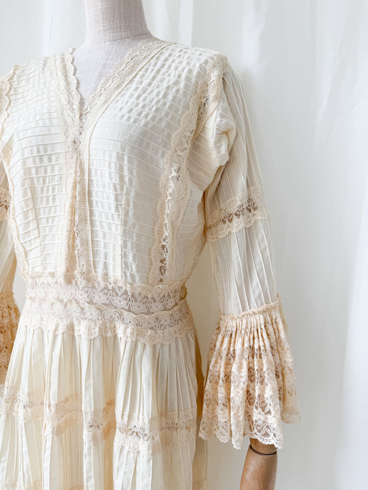 Insanely Beautiful Rare 1970s Mexican Lace Trimmed Cotton Midi Dress