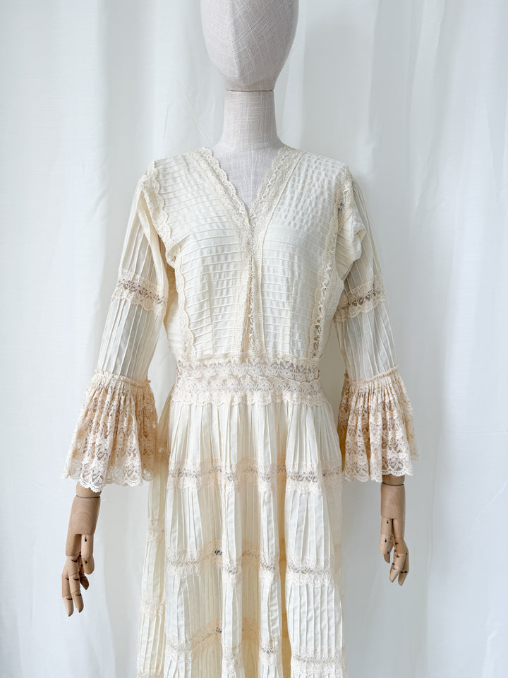 Insanely Beautiful Rare 1970s Mexican Lace Trimmed Cotton Midi Dress