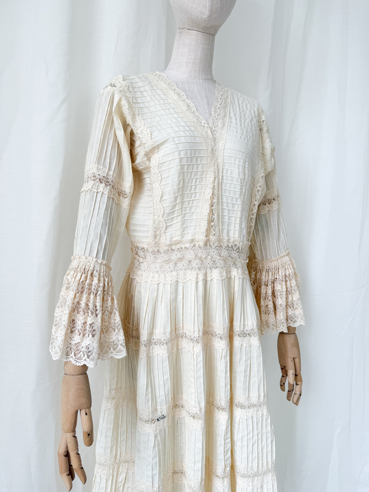 Insanely Beautiful Rare 1970s Mexican Lace Trimmed Cotton Midi Dress