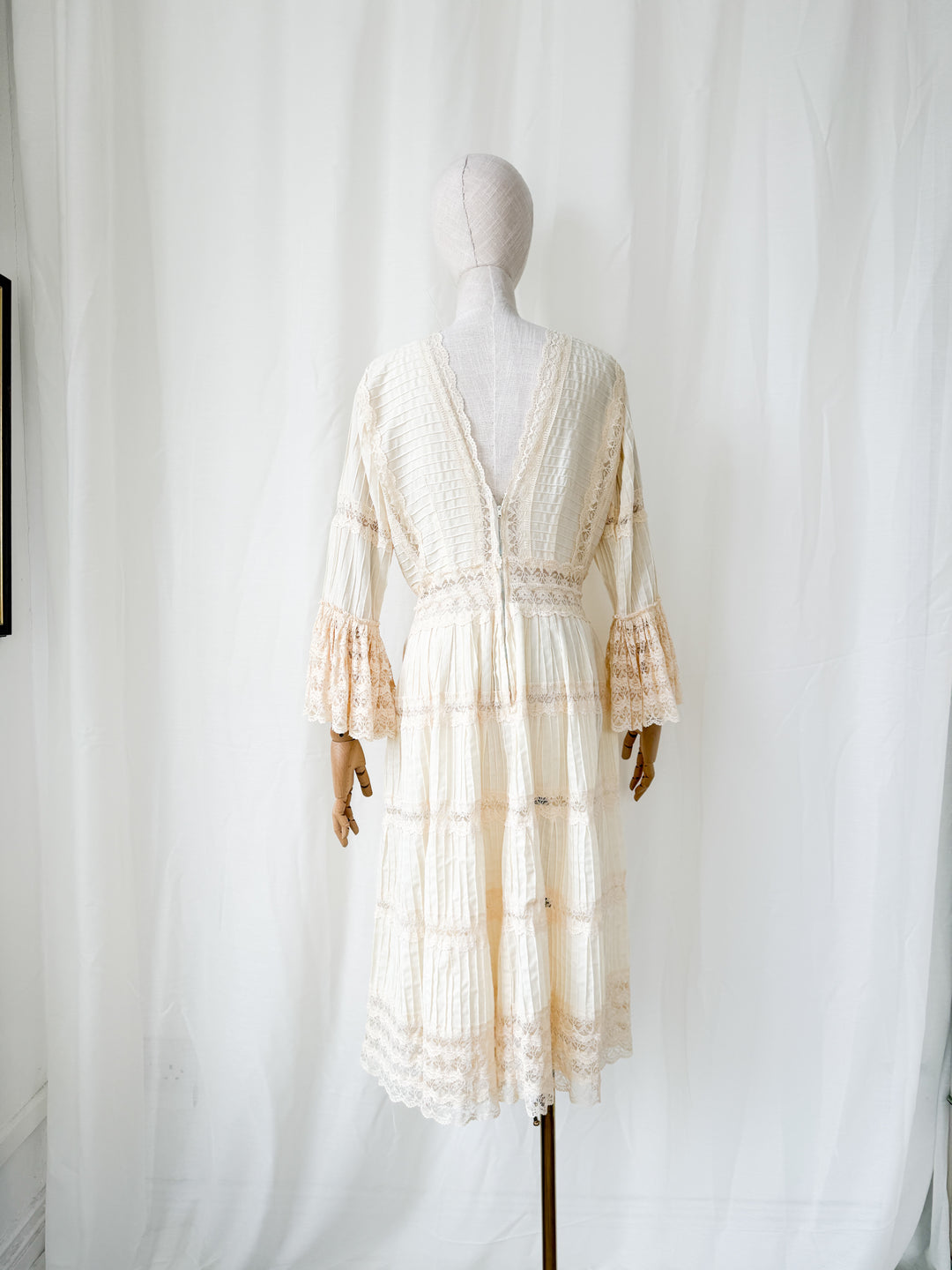 Insanely Beautiful Rare 1970s Mexican Lace Trimmed Cotton Midi Dress