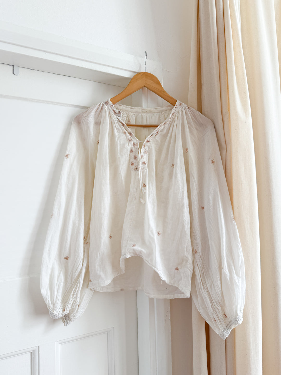 Heavenly Rare 70s Fine Indian Cotton Balloon Sleeve Bohemian Blouse