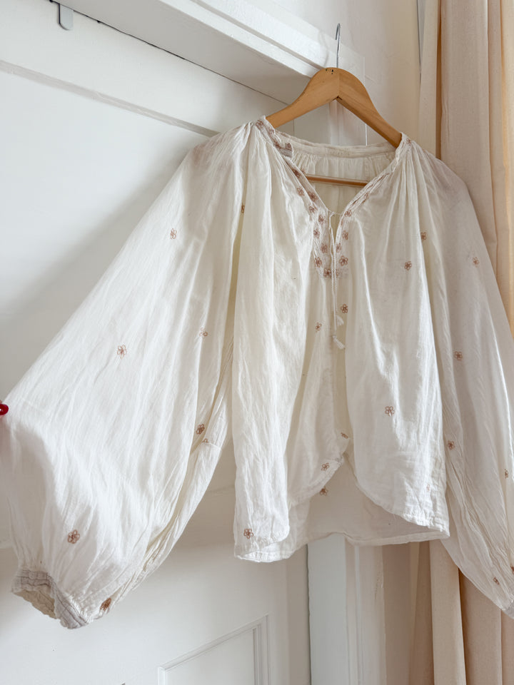 Heavenly Rare 70s Fine Indian Cotton Balloon Sleeve Bohemian Blouse
